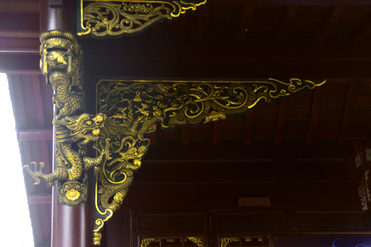 中国古建构件 雀替 龙雕塑