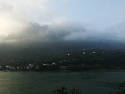 三峡晨景