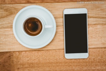 手机和咖啡