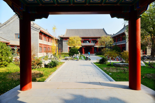 北京大学校园历史系