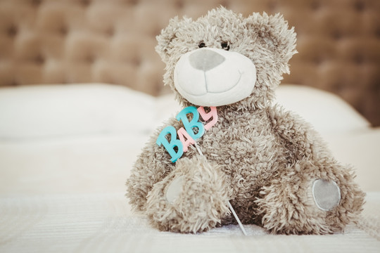 在床上的泰迪熊