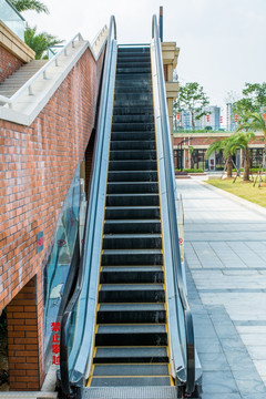 室外扶手电梯