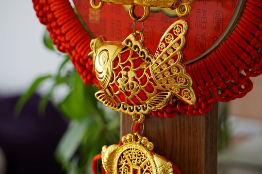 金色的鲤鱼挂件