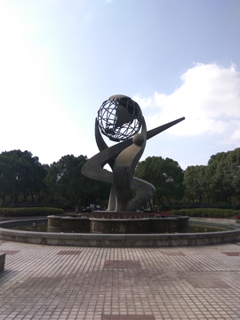 上海外国语大学雕塑