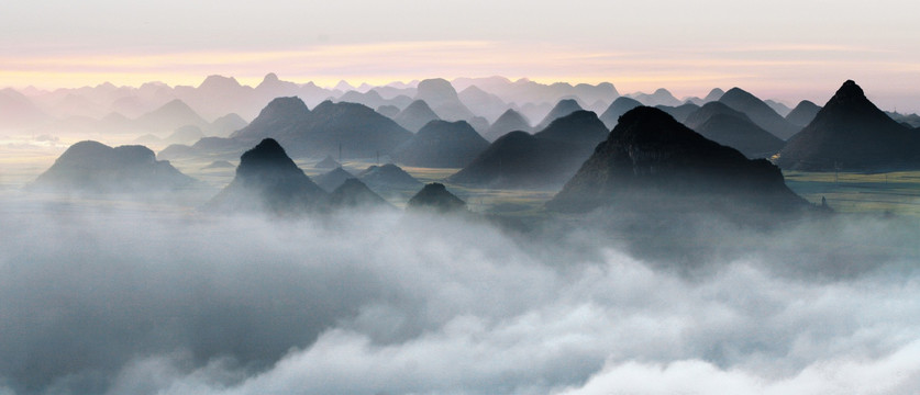 水墨群山