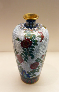 民国掐丝珐琅花卉纹瓶
