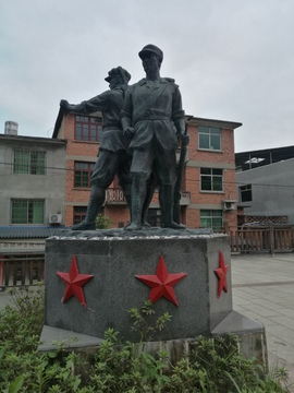 红军雕塑像