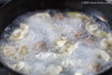 煮饺子