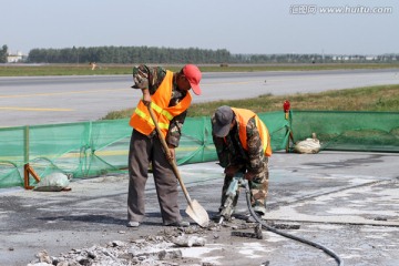 机场停机坪道面施工