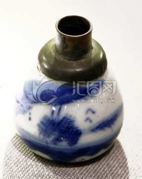 古代抽鸦片用的瓷罐