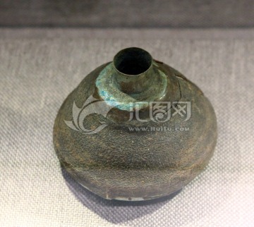 古代抽鸦片用的铜罐