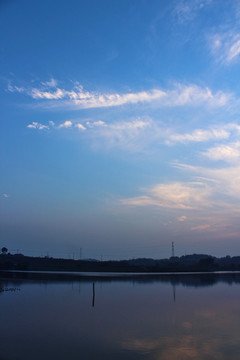 鱼塘的天空