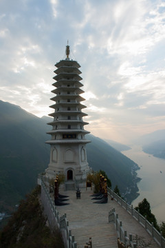 巫峡镇水塔