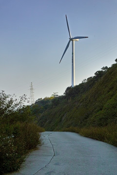 山坡上的风车