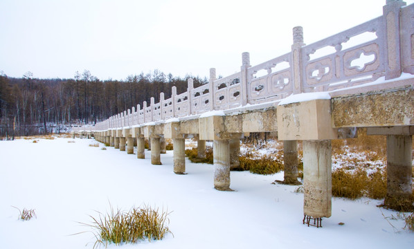 冬天的石桥