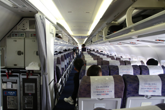 东航MD90飞机客舱