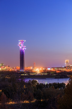 北京奥森公园奥林匹克塔夜景