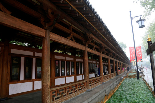 屋檐