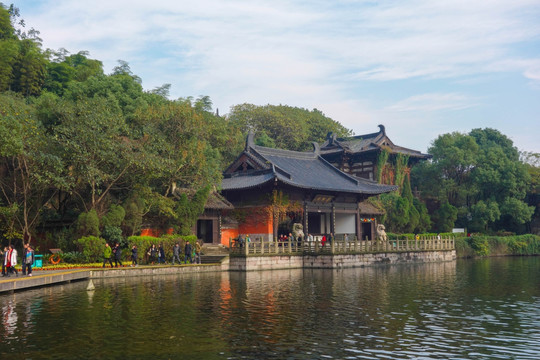 柯岩