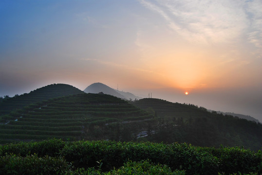 茶山日出