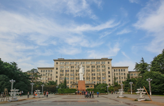 华中科技大学
