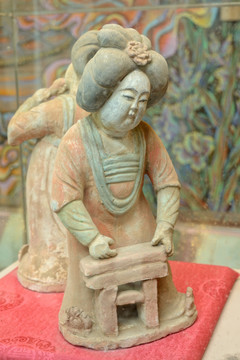 唐代彩绘陶俑