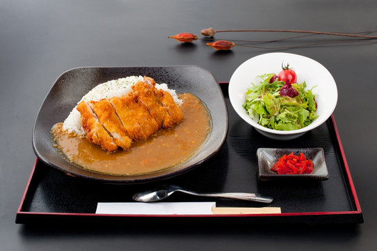 日式炸鸡排咖喱饭套餐