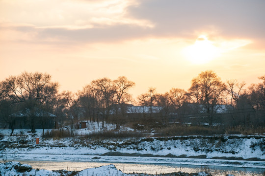 夕阳雪景