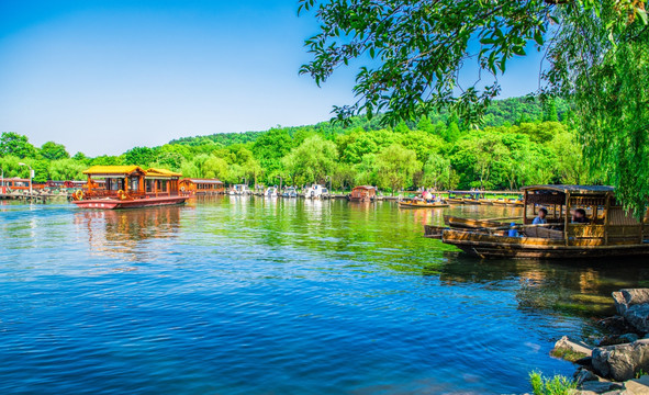 杭州西湖 木质游船