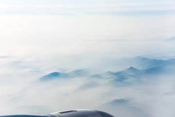 鸟瞰晨曦武夷山雾海