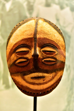 非洲面具   神灵登布韦