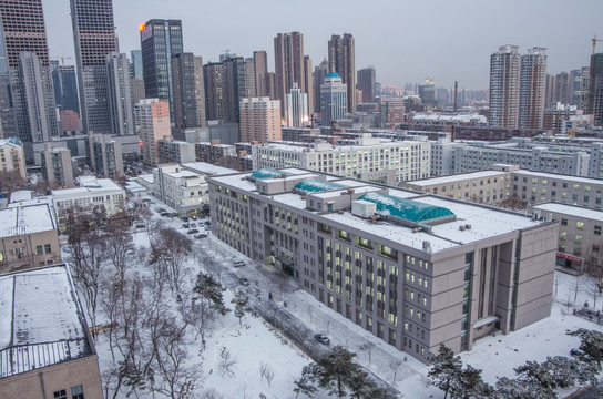 东北大学 大成教学楼 雪景