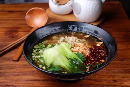 川味杂酱面