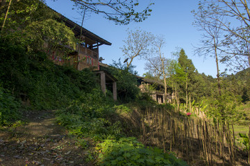 秀地山村