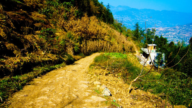 山路 土路