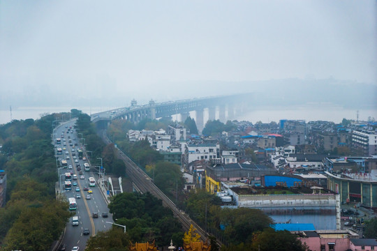 武汉长江大桥远眺