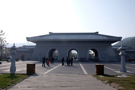 龙门石窟大门
