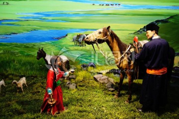 蒙古族在草原上生活场景的蜡像