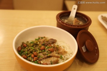 桂林米粉瓦罐汤