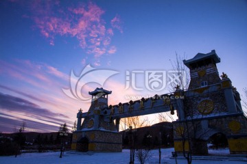 夕阳下库土耳其广场