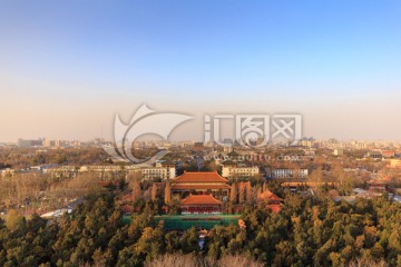 景山远眺北京中轴线寿皇殿鼓楼
