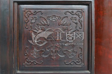 中式雕花门窗 蝙蝠木雕