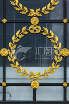 上海展览中心 金色雕花玻璃窗