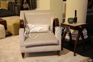 白色椅子 凳子 米兰国际家具展