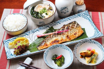 日式青花鱼套餐