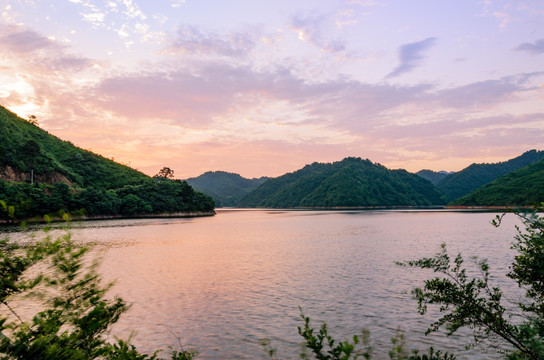 湖光山色