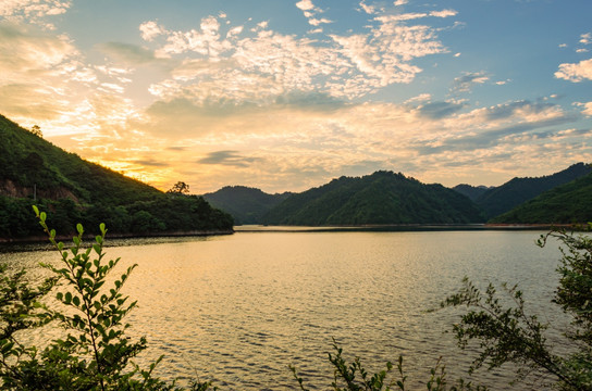 湖光山色