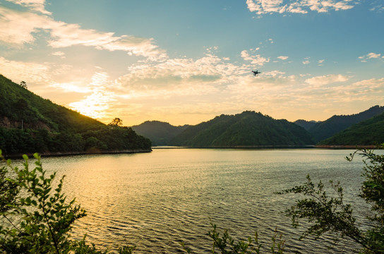 湖光山色