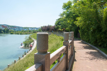 岑巩河滨公园景色