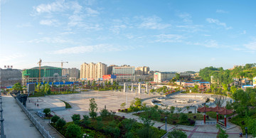 岑巩文化广场
